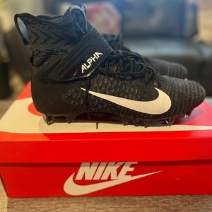 New Nike Men's Alpha Menace Elite 2 Football Cleats sz 12
